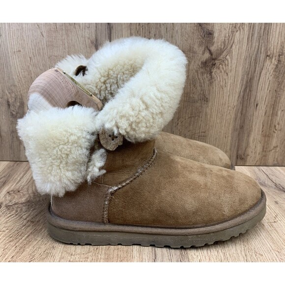UGG Australia Bailey Winter Boots Pull On Button 5803 Brown Women Size 8 M - Picture 2 of 16